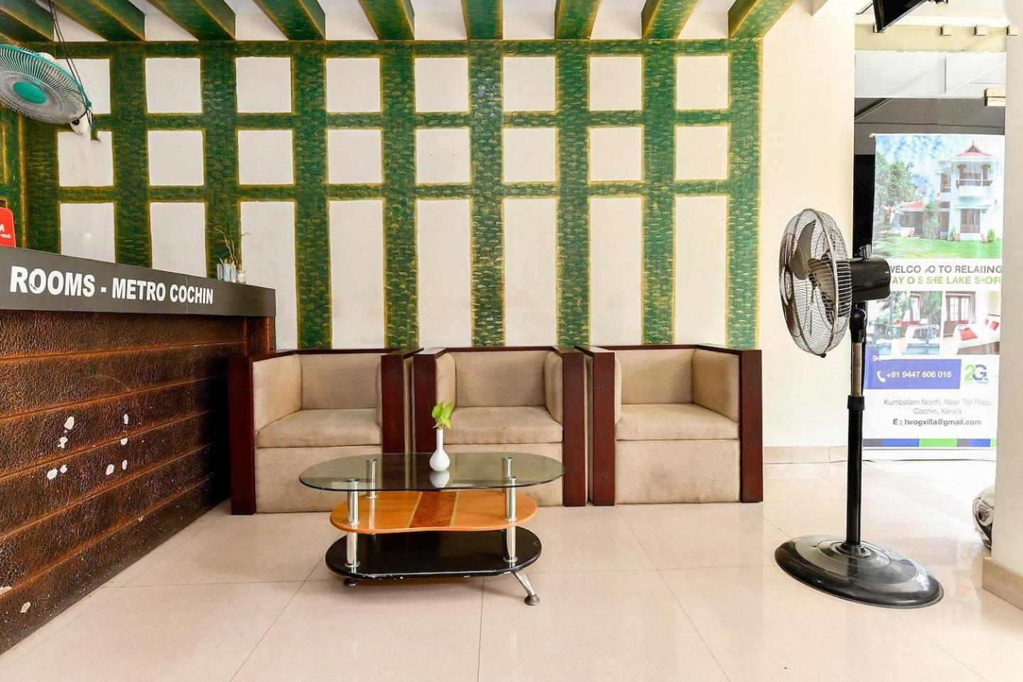 Metro Kochin Business Hotel Екстер'єр фото